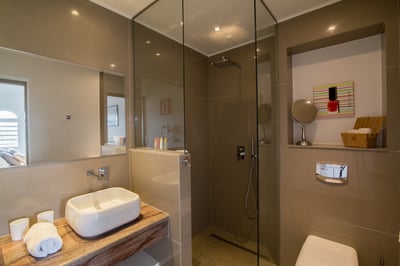 Luxury Villa Photo #23