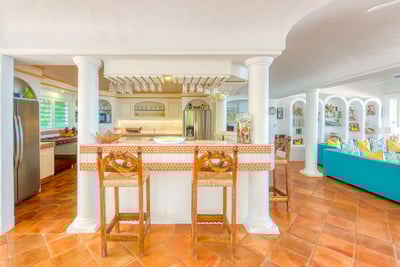 Luxury Villa Photo #11