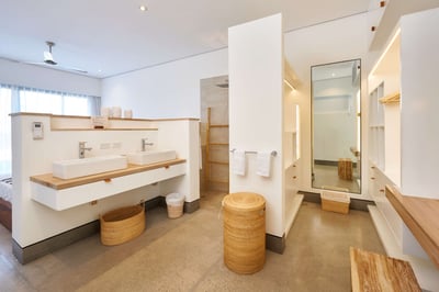 Luxury Villa Photo #25