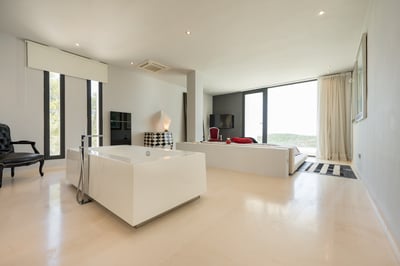 Luxury Villa Photo #22