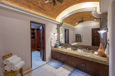 Luxury Villa Photo #47