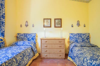 Luxury Villa Photo #16