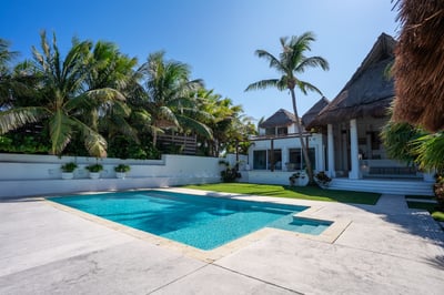 Luxury Villa Photo #9