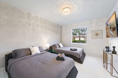 Luxury Villa Photo #38