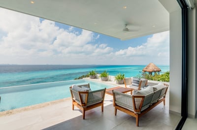Luxury Villa Photo #6