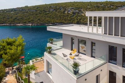 Luxury Villa Photo #4