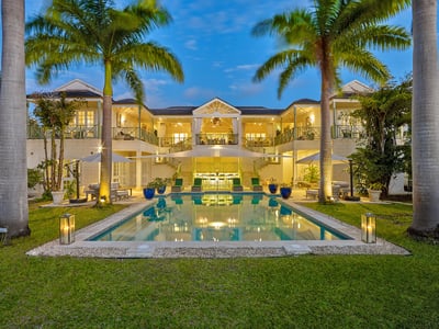 Luxury Villa Photo #2