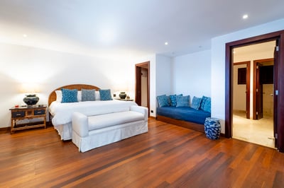 Luxury Villa Photo #54