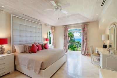 Luxury Villa Photo #12