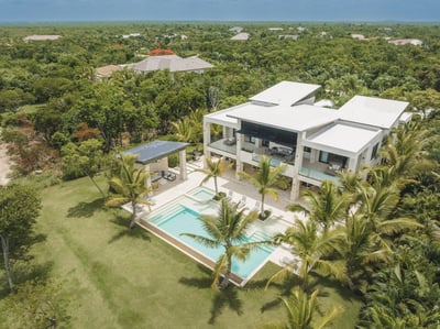 Luxury Villa Photo #2