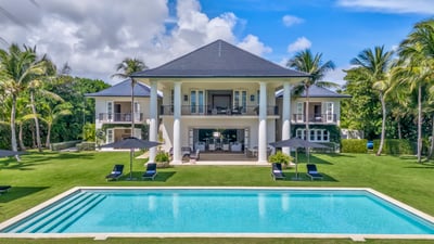 Luxury Villa Photo #2
