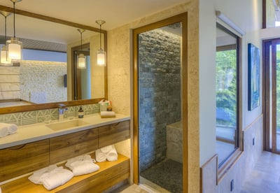 Luxury Villa Photo #30
