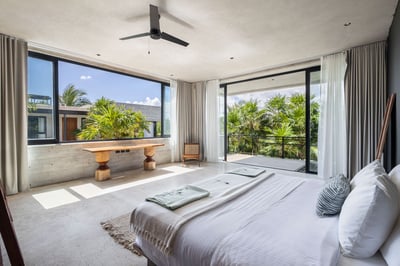 Luxury Villa Photo #26