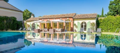 Luxury Villa Photo #3