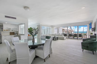 Luxury Villa Photo #18