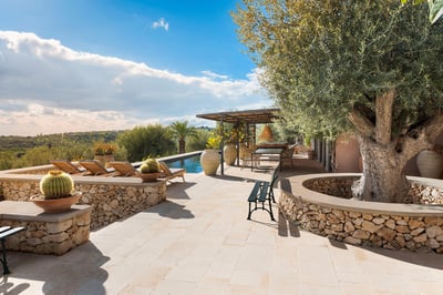Luxury Villa Photo #10