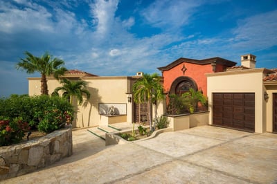 Luxury Villa Photo #39