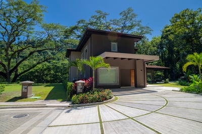 Luxury Villa Photo #2