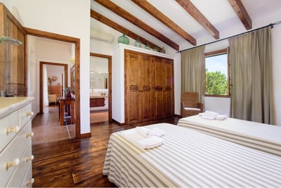 Luxury Villa Photo #23