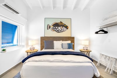Luxury Villa Photo #30
