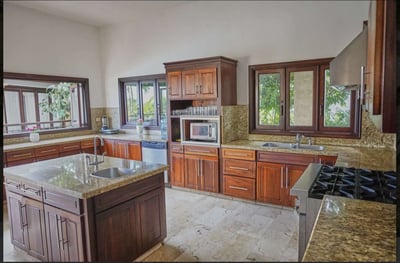 Luxury Villa Photo #17