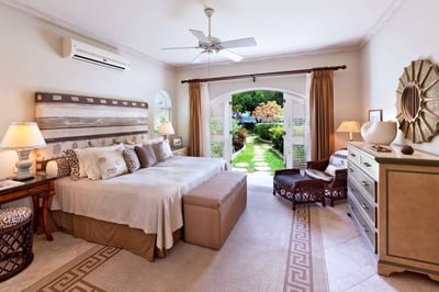 Luxury Villa Photo #13