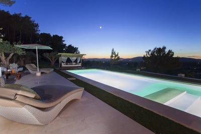 Luxury Villa Photo #9