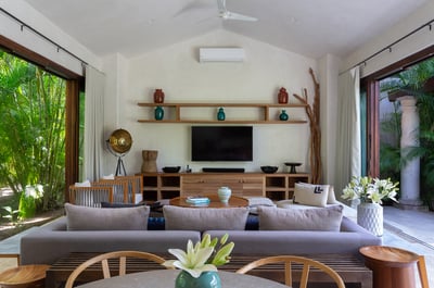 Luxury Villa Photo #36