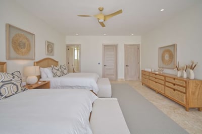 Luxury Villa Photo #27