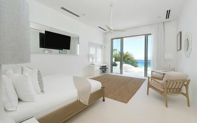 Luxury Villa Photo #17