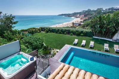 Luxury Villa Photo #37