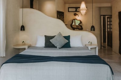 Luxury Villa Photo #17
