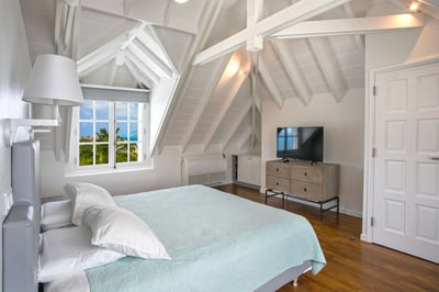 Luxury Villa Photo #19