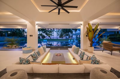 Luxury Villa Photo #11