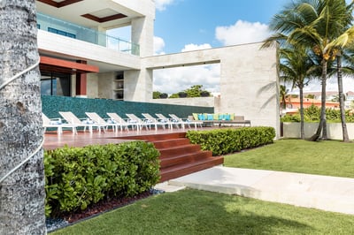 Luxury Villa Photo #11