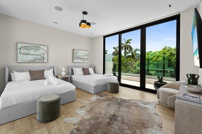 Luxury Villa Photo #39