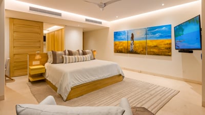 Luxury Villa Photo #17