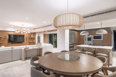 Luxury Villa Photo #22