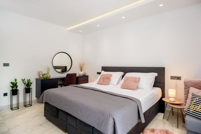 Luxury Villa Photo #47