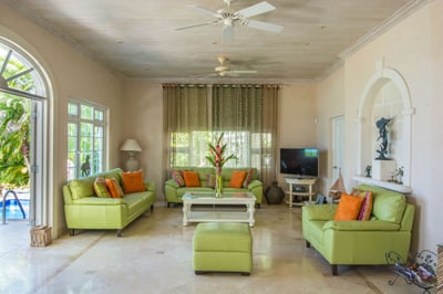 Luxury Villa Photo #17