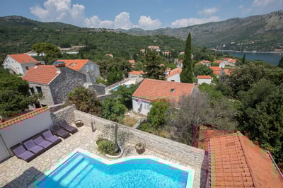 Luxury Villa Photo #3