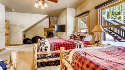Triple Queen bed room on lower level