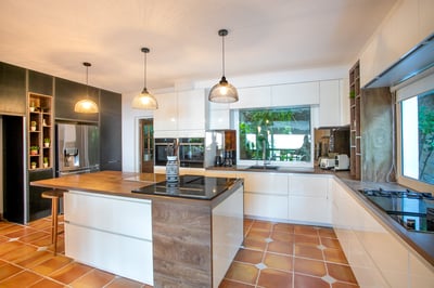 Luxury Villa Photo #11