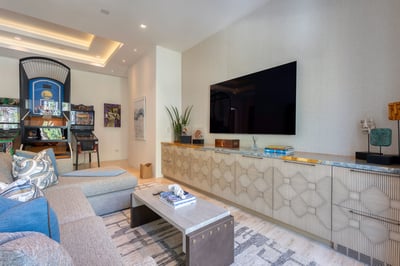 Luxury Villa Photo #47