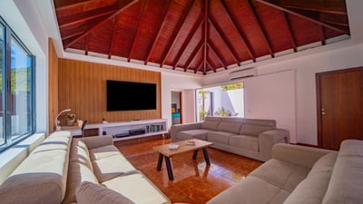 Luxury Villa Photo #13