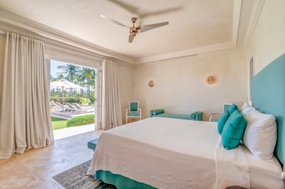 Luxury Villa Photo #20