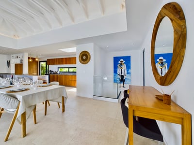Luxury Villa Photo #11