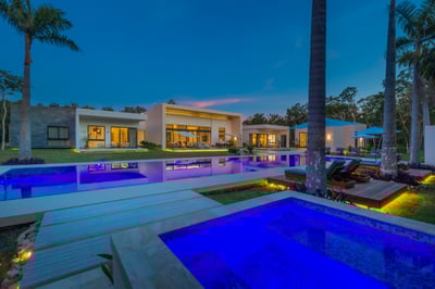 Luxury Villa Photo #6