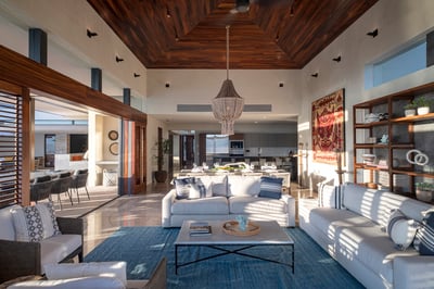Luxury Villa Photo #15