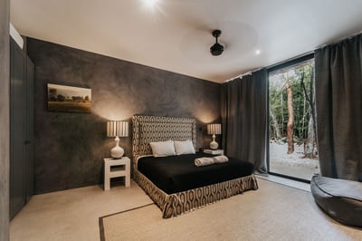 Luxury Villa Photo #30